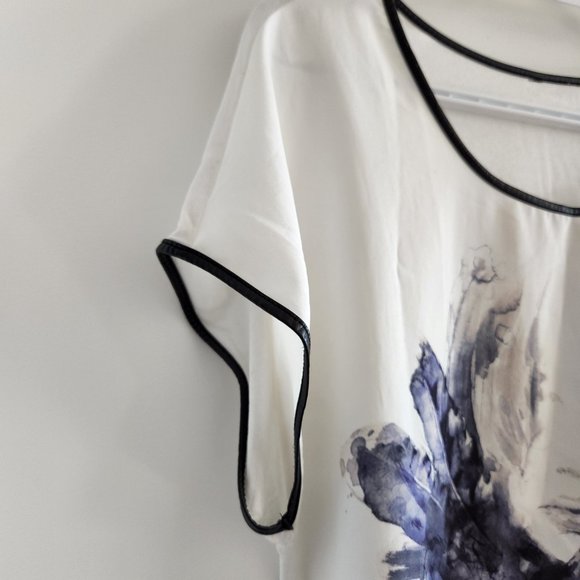 RW&Co Graphic T-Shirt - Picture 3 of 3